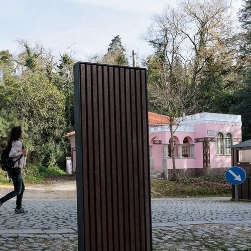 Totem di segnalazione - URBANO M - Floema - digitale / in braille / a doppia faccia