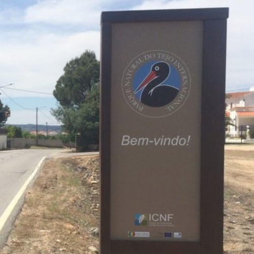 Totem pubblicitario - PAINEL DE BOAS-VINDAS ICNF - Floema - di segnalazione / di comando / digitale