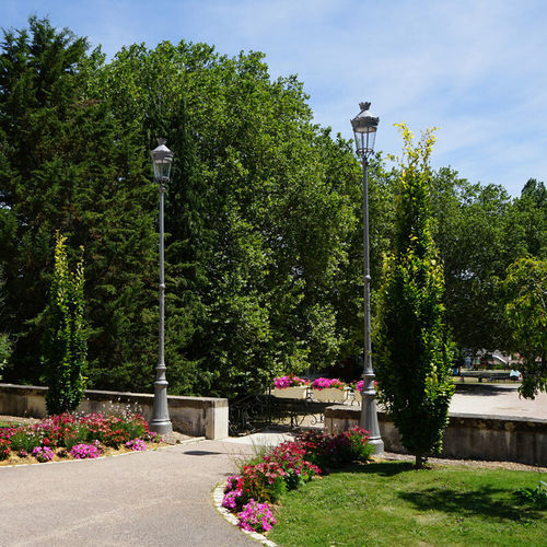 Palo di illuminazione - PARISIEN - ECLATEC International - in ghisa