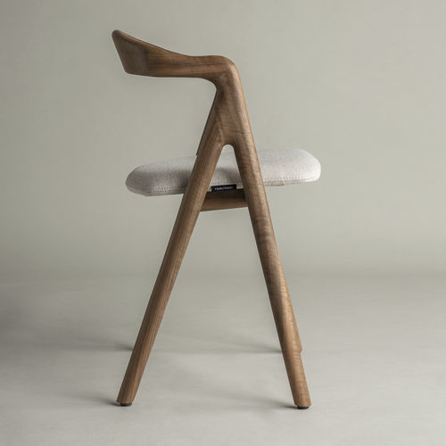 Sedia contemporanea - Garibaldi Comfort - Pommier Furniture - da interno / in tessuto / con supporto in quercia