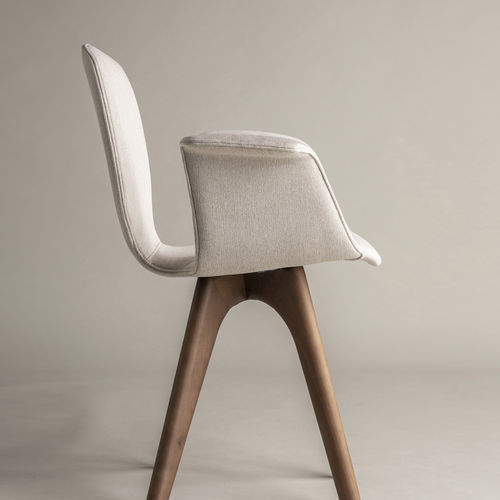 Sedia design scandinavo - Tea  - Pommier Furniture - da interno / in tessuto / con supporto in legno massiccio