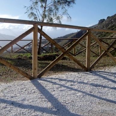 Recinzione a pannelli - Maderas Menur - residenziale / in legno / dritta