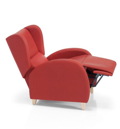 Poltrona relax tradizionale - NEW CLOE - Seniorcare - in tessuto / in legno massiccio / con poggiapiedi