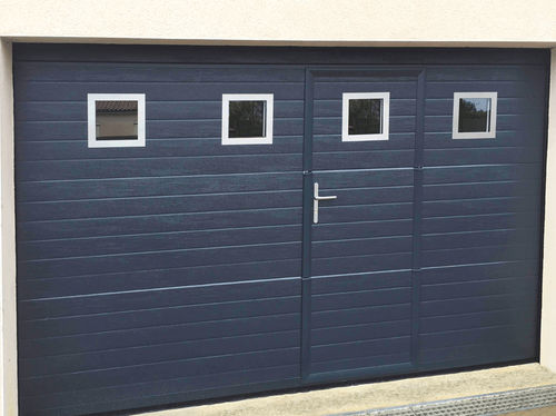 Porta sezionale per garage - VILLA - USINE-ONLINE - in acciaio / in schiuma di poliuretano / automatica