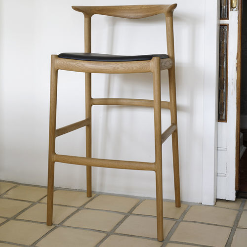 Sedia alta design scandinavo - Bridge  - BERNSTORFFSMINDE - da interno / in pelle / con supporto in quercia