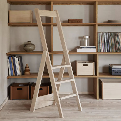 Scala a pioli di accesso - Step by Step - FORM & REFINE - pieghevole / in legno / per uso residenziale