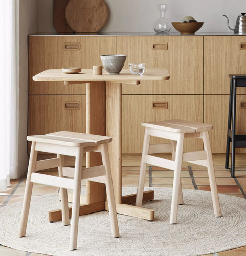 Sgabello contemporaneo - Angle Standard 45 - FORM & REFINE - in faggio / in legno laccato / in legno tinto