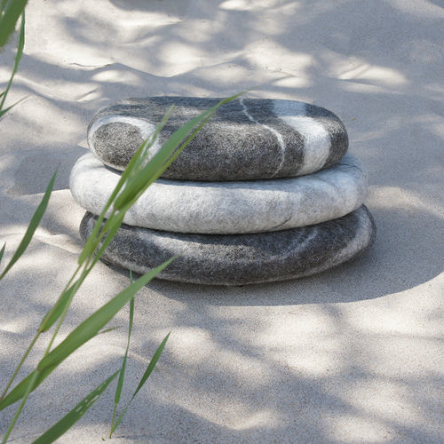 Cuscino per sedia - BABY STONE - Katsu Stones - da terra / indoor / rotondo