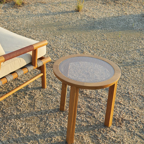 Tavolino basso design - SINI  - Yaaz - in teak / con supporto in teak / rotondo