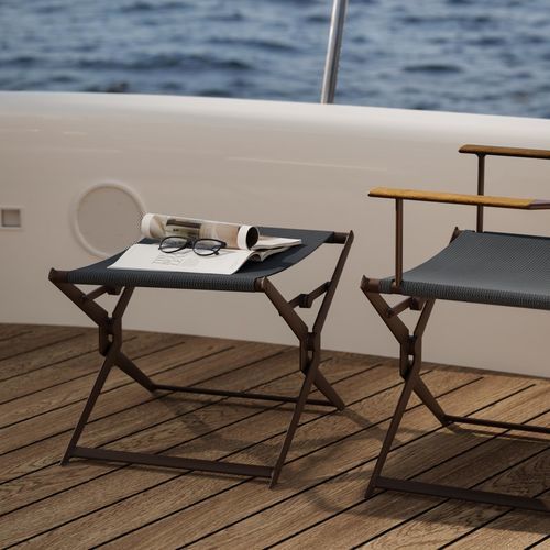 Sgabello design - SAYE  - Yaaz - in Batyline® / con supporto in ghisa di alluminio / pieghevole