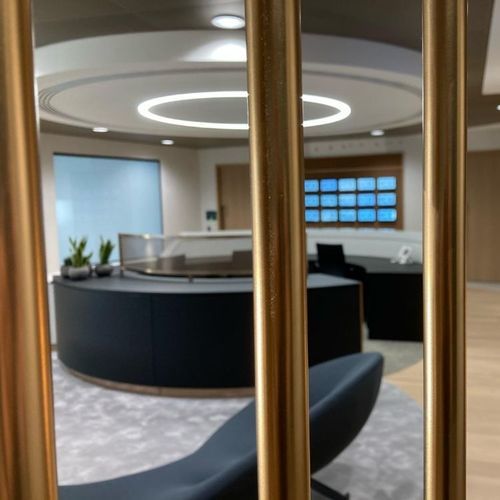 Postazione di lavoro per ufficio - Specialist Joinery Group