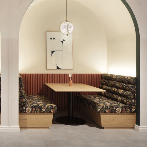 Tavolo da pranzo contemporaneo - Specialist Joinery Group - in legno / con supporto in metallo verniciato / quadrato