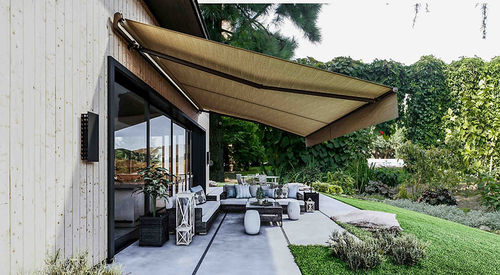 Tenda da sole a cassonetto - 210 - Lavia Outdoor Living Space - a proiezione / manuale / per terrazza