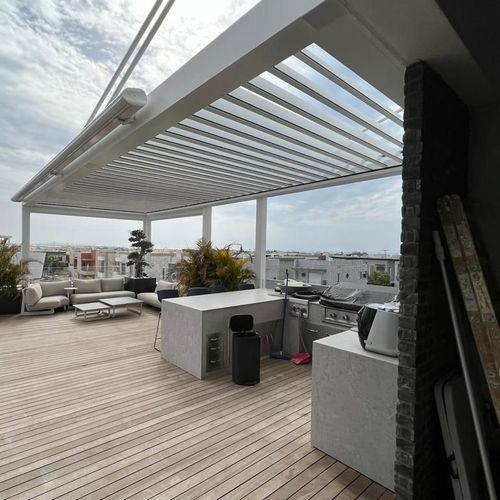 Pergola addossata - SMART ALUMINUM - Smart Sky - in alluminio / a lamelle orientabili / su misura