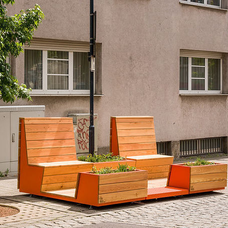 Parklet modulare - AUSGEPARKT - CITY DECKS - con fioriera integrata