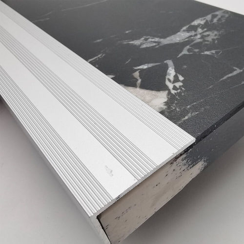 Profilo per gradini in alluminio - Foshan Sunvin Ceramics CO., Ltd - antiscivolo