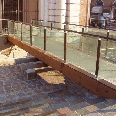 Passerella in legno - Iperwood S.r.l. - in vetro / a travi