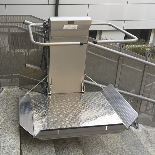 Montascale a piattaforma PMR - Stratos - Lehner Lifttechnik - inclinato / girevole / da esterno