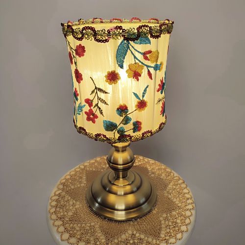 Lampada da tavolo - Male 05 - DelightLamps - in ottone / in tessuto / classica