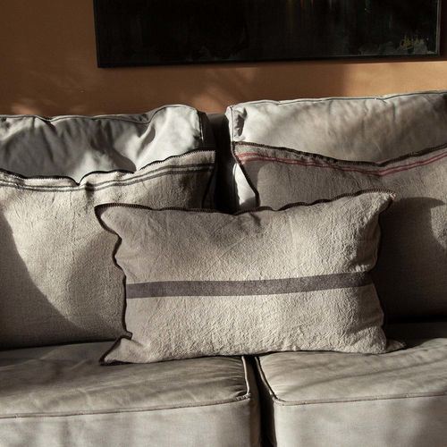 Cuscino per divano - TERRA - dELENZO LINEN FROM EUROPE S.L - rettangolare / a righe / per uso residenziale