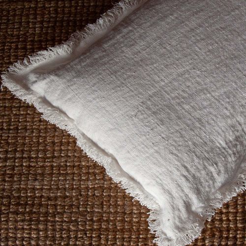 Cuscino per divano - FORMENTERA - dELENZO LINEN FROM EUROPE S.L - per letto / per interni / quadrato
