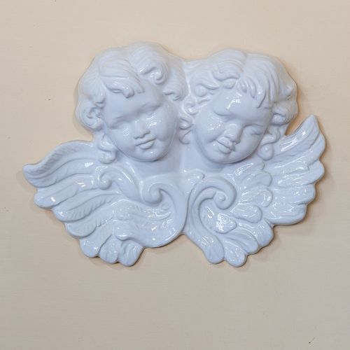 Scultura in ceramica smaltata - Coppia di Angeli - cestenoli srl - fatta a mano / Made in Italy / a muro