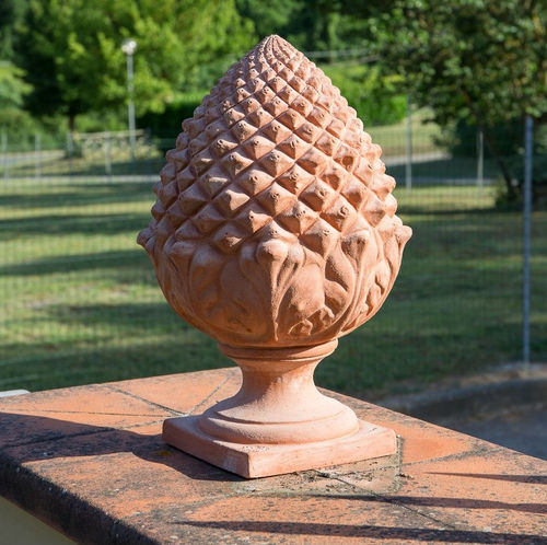 Scultura in terracotta - Pigna  - cestenoli srl - da esterno / fatta a mano / Made in Italy