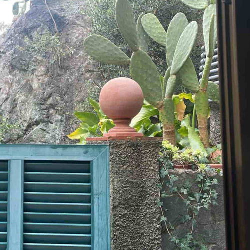 Scultura in terracotta - Sfera  - cestenoli srl - da esterno / fatta a mano / Made in Italy