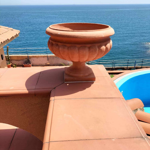 Fioriera in terracotta - Calice Baccellato - cestenoli srl - rotonda / fatta a mano / classica
