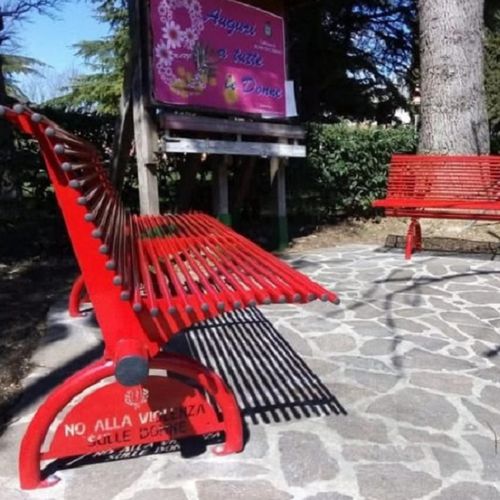 Panca per spazi pubblici moderna - PANCHINA ROSSA - Elux srl - in acciaio con rivestimento a polvere / con schienale / senza schienale