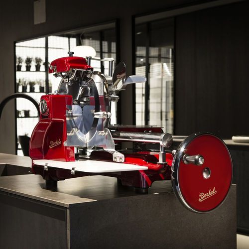 Affettatrice per carne - FLYWHEEL BS300 RED - Berkel - semiautomatica / professionale / a lama circolare
