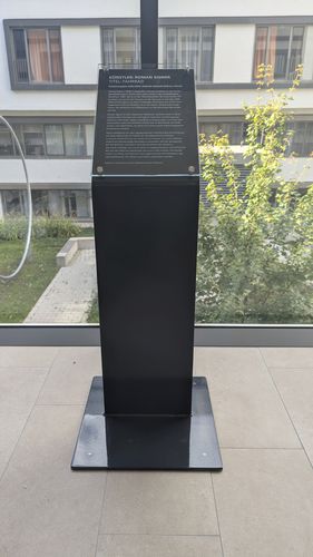 Totem di segnalazione - Menn Werbetechnik - da interno / da esterno / per museo