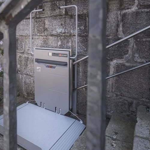 Montascale a piattaforma per disabili - Ascendor GmbH - per manutenzione / per uso domestico / ad uso professionale