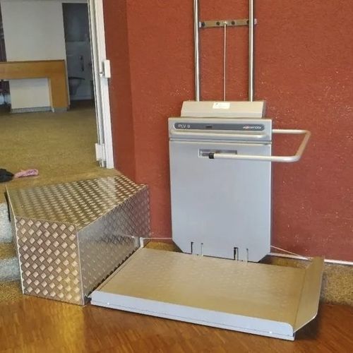 Piattaforma elevatrice per disabili - The Ascendor - Ascendor GmbH - per edificio / per uso domestico / per edifici pubblici