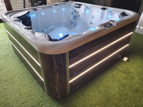 Spa fuoriterra - Tropic - Catalina Spas - quadrata / 6 posti / in alluminio