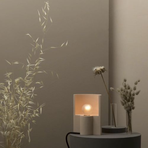 Lampada da tavolo - ESSE - Plato Design srls - in calcestruzzo / contemporanea / con cavo