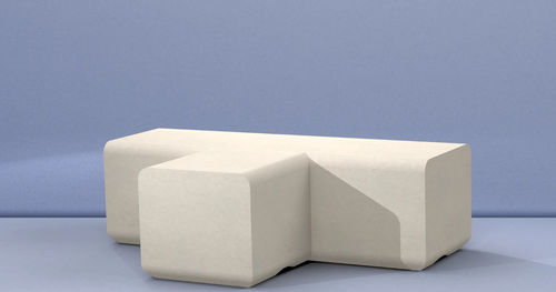 Panca per spazi pubblici design minimalista - BEAM T - Sirolis - in cemento armato / senza schienale / senza braccioli