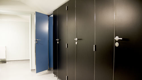 Parete divisoria per bagni in acciaio inossidabile - LTT - Eltete Oy - in acciaio inossidabile / in laminato