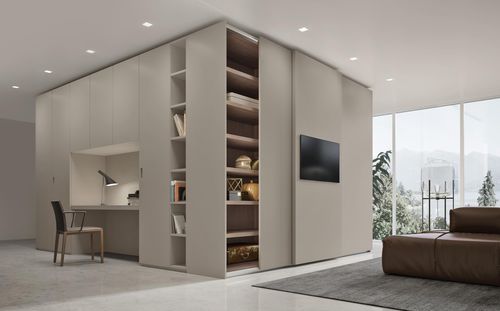 Armadio moderno - ANTA LISCIA MANIGLIA M15 - benedetti MOBILI - in legno / con ante battenti / a porte scorrevoli