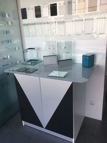 Credenza moderna - Infiniglass - in vetro sabbiato / in vetro temprato / in vetro