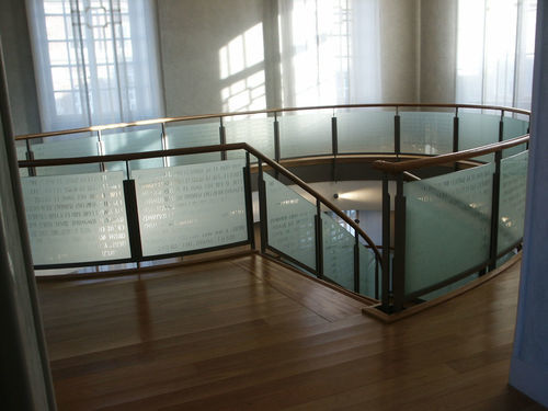 Paravento da terrazza moderno - 17 - Infiniglass - in vetro / in vetro curvato / con rivestimento in vetro temperato