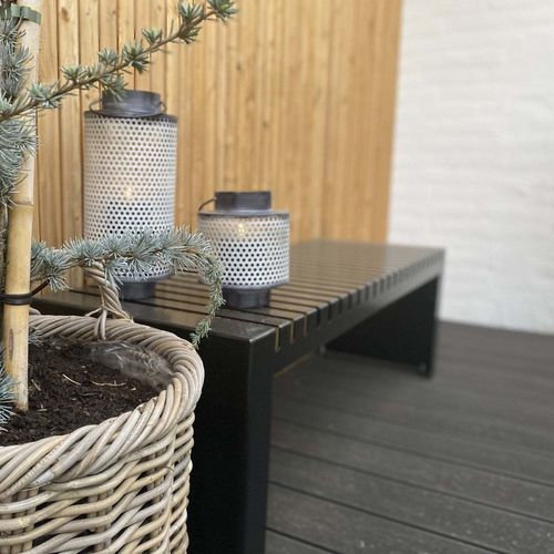 Panca da giardino design scandinavo - CUBY - byJEMA - in acciaio galvanizzato / in acciaio laccato / senza schienale