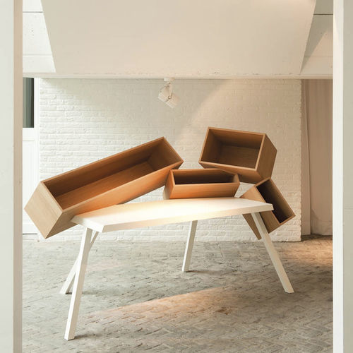Scrivania design originale - OVERDOSE - BULO - in rovere / in MDF / in legno compensato