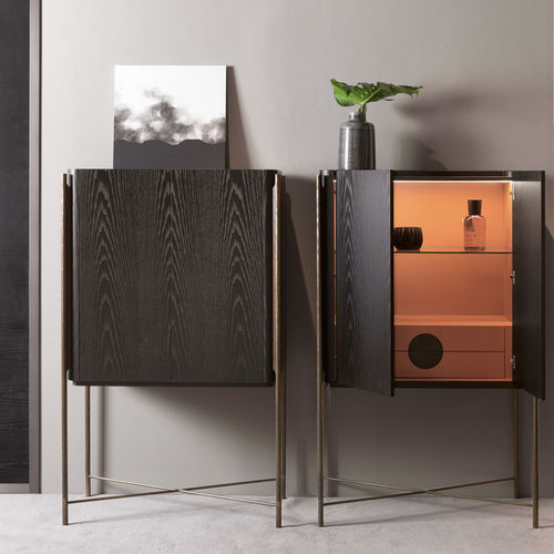 Credenza con piedi alti - SHANGHAI - CANTORI - contemporanea / in noce / in frassino
