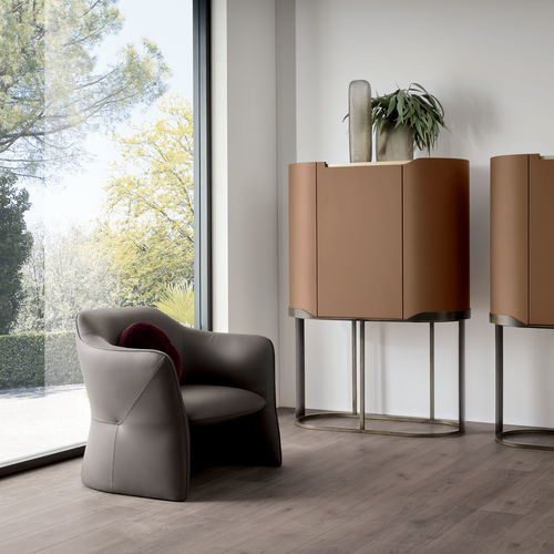 Poltrona contemporanea - KARINA - CANTORI - in pelle / in legno / imbottita