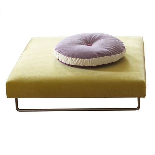 Ottomana contemporanea - BALANCE - DESIGNERS GUILD - in tessuto / quadrata / imbottita