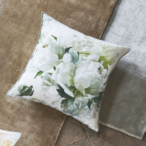 Cuscino quadrato - PEONIA CHARTREUSE - DESIGNERS GUILD - con motivi floreali / in lino / multicolore