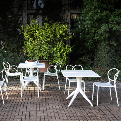 Tavolo da pranzo contemporaneo - APP - DRIADE - in polietilene rotostampato / con base in polietilene / quadrato