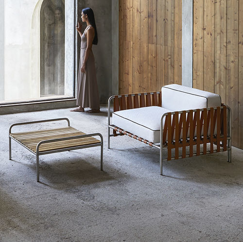 Tavolino basso contemporaneo - ONSEN  - GANDIA BLASCO - in iroko / in alluminio termolaccato / con supporto in acciaio inossidabile