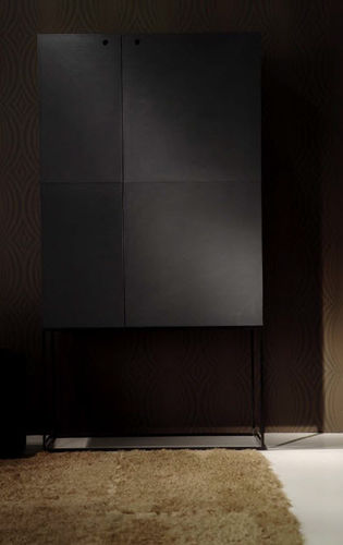 Credenza con piedi alti - ARABESQUE | HIDE - IVANO REDAELLI - contemporanea / in legno laccato / in metallo